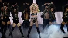 Tendance: Britney Spears travaillerait sur son propre documentaire, Pedro Pascal soutient sa sœur alors qu'elle sort en tant que Trans, Blake Lively est ravi que Paul Hollywood approuve son gâteau