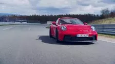 La nuova Porsche 911 GT3 in Guards Red Driving Video