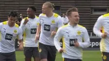 Erling Haaland gives his Borussia Dortmund teammates a present