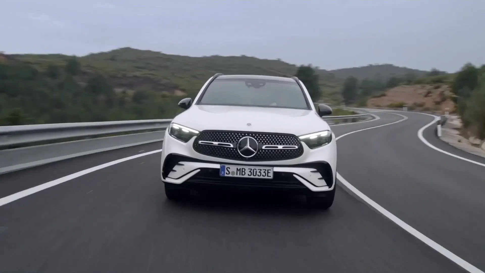 Der neue Mercedes-Benz GLC - Die Antriebe - 100 Prozent hybrid