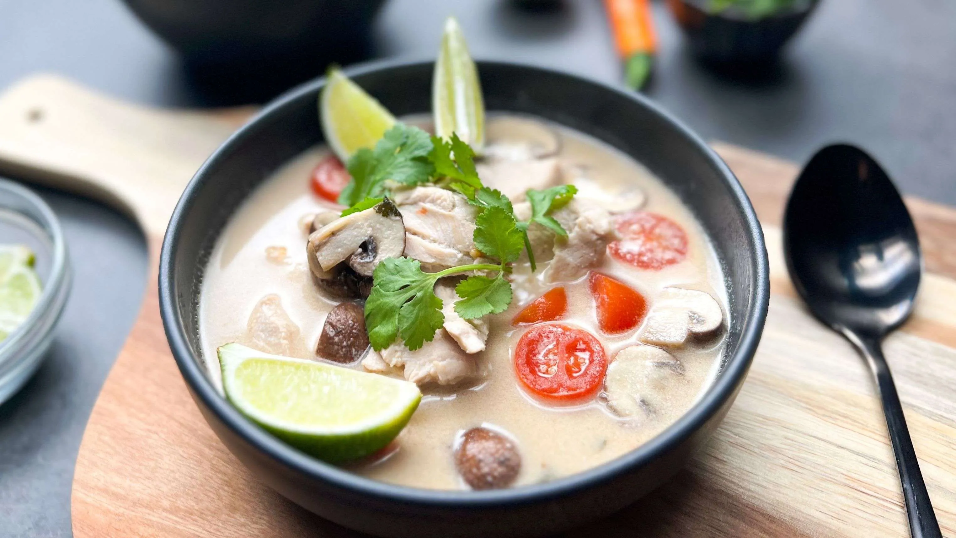 Simple recipe: Tom Kha Gai (chicken soup with coconut milk)