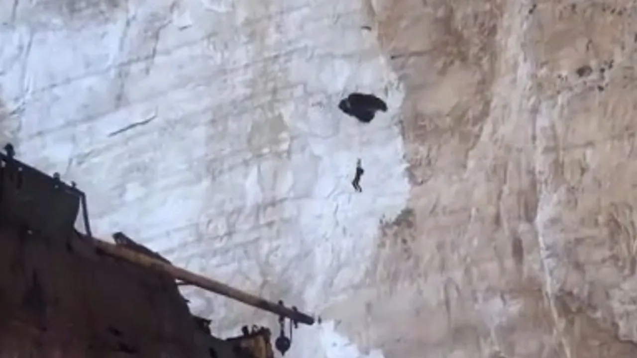Ripcord pulled only just before the ground: Base jumper puts it on