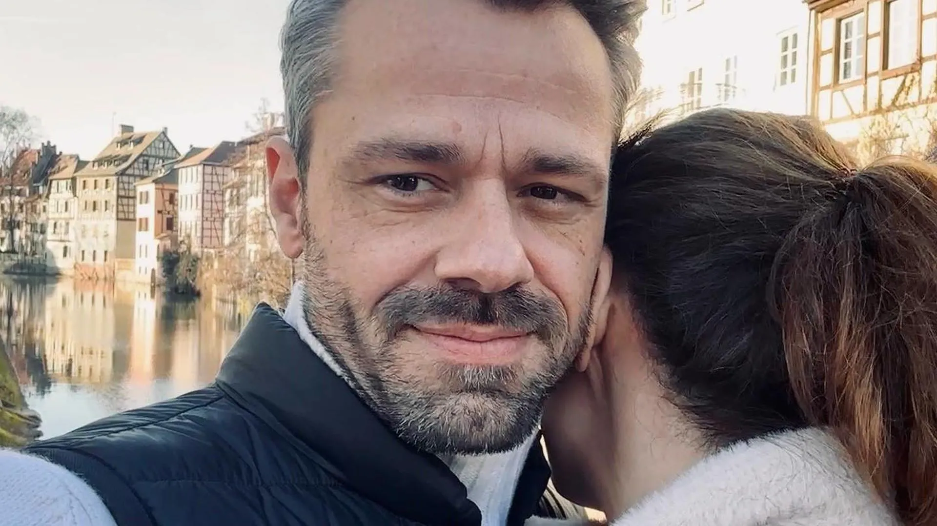 Sven Waasner et Viola Wedekind : Jolie photo de couple après un choc à l'hôpital