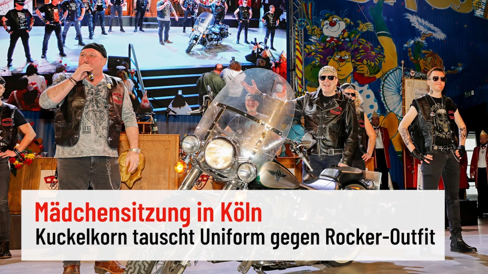 Mädchensitzung in Köln: Christoph Kuckelkorn fährt mit Harley auf die Bühne