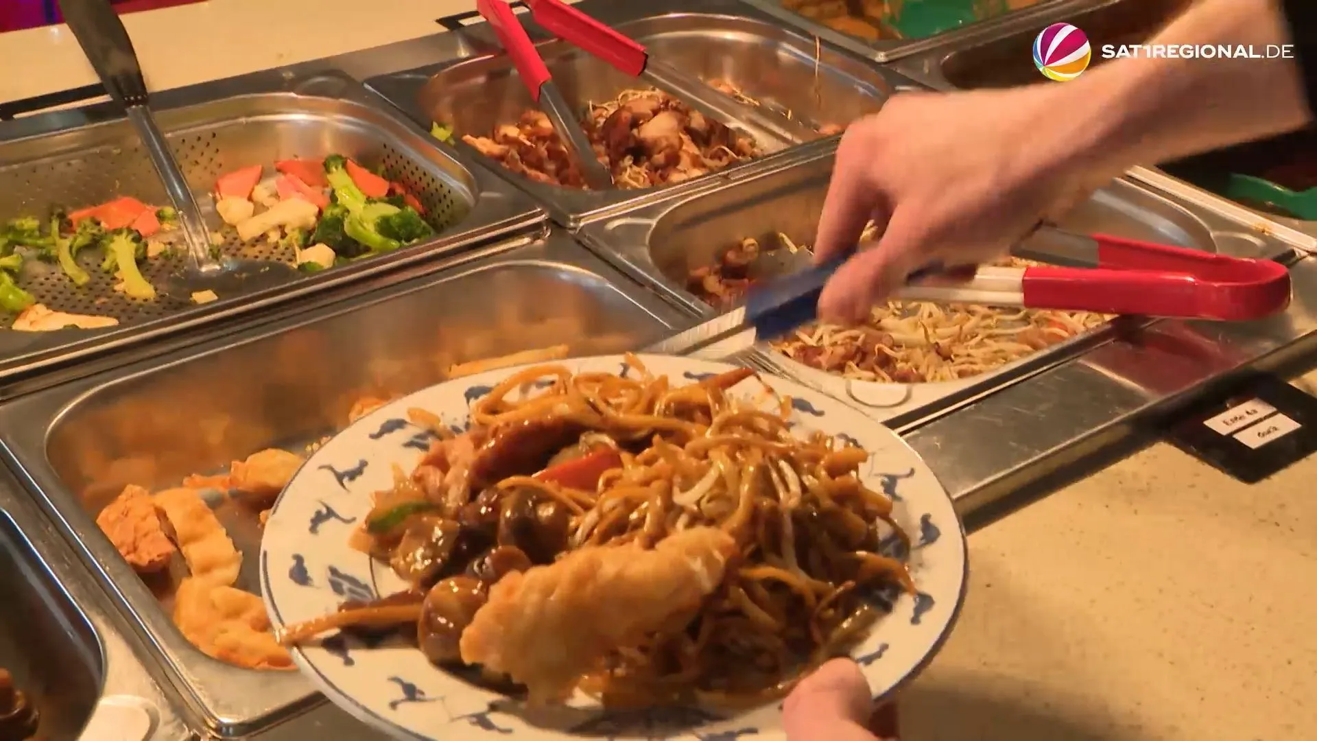 Pena: Un restaurante buffet quiere reducir el desperdicio de comida