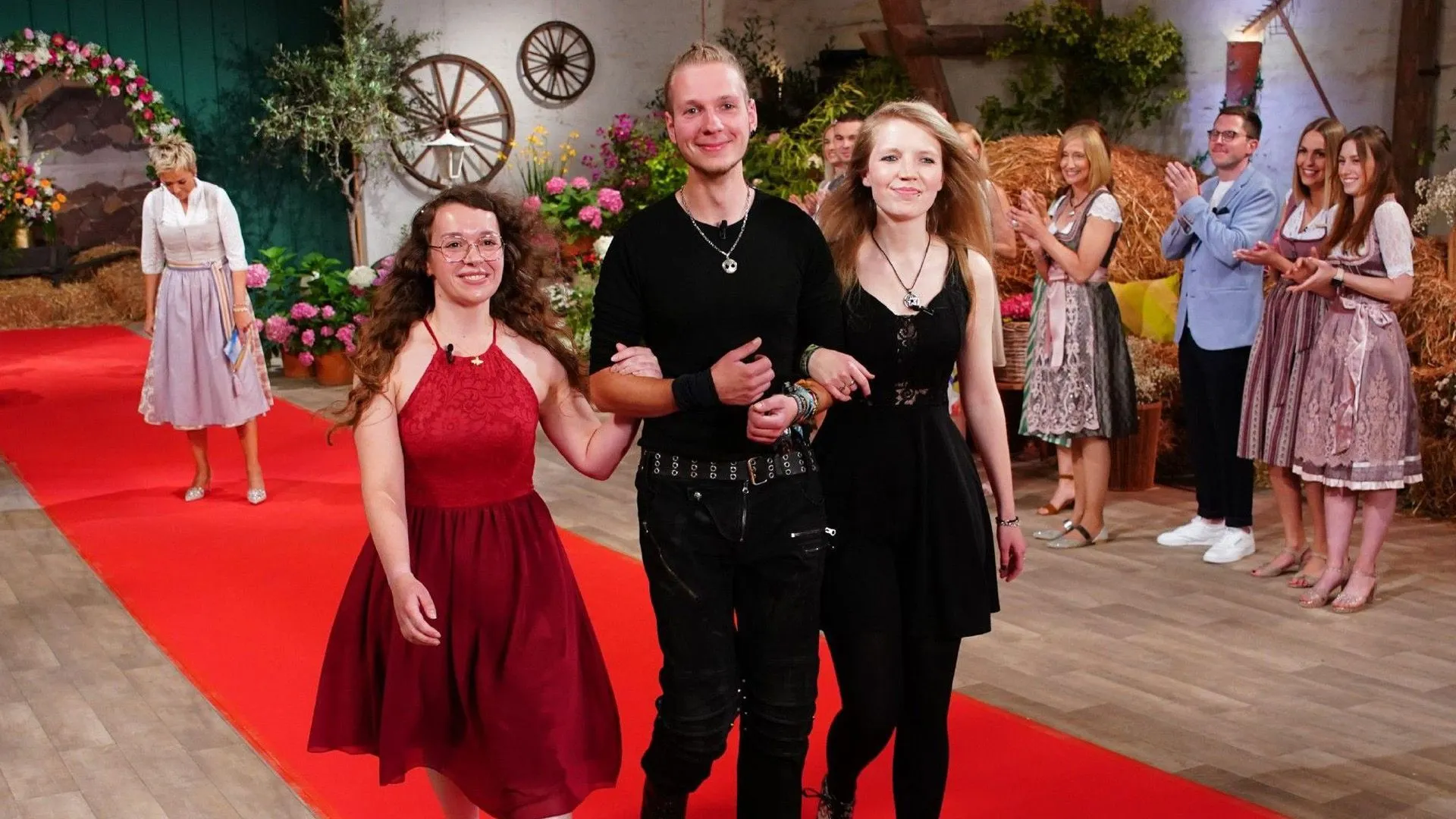 Farmer seeks wife: Christoph wows Lisa with his 