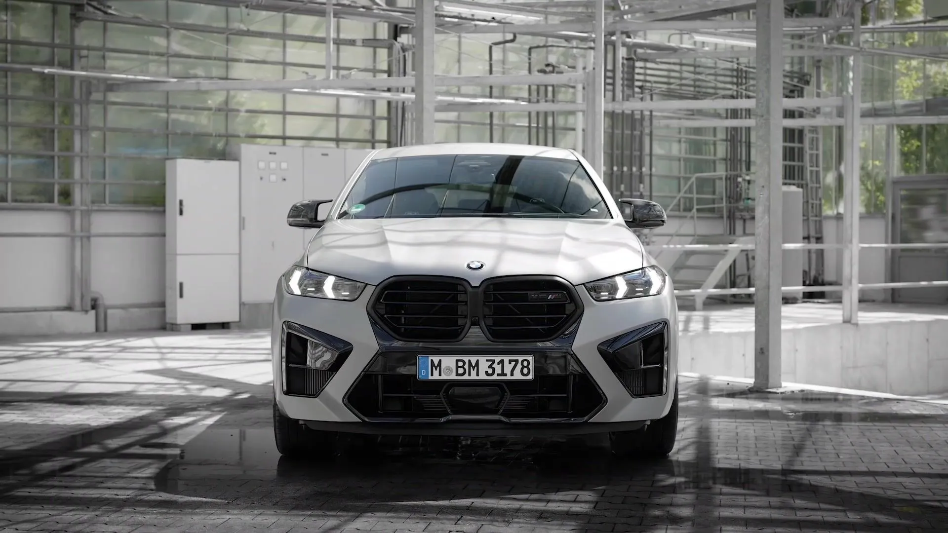 Der neue BMW X5 M Competition und der neue BMW X6 M Competition - Moderner, digitaler, exklusiver - M Cockpit mit BMW Curved Display