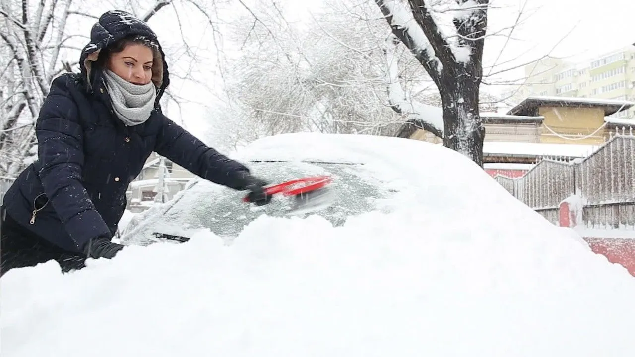 Snow covers parking ticket - could you get a parking ticket? These rules apply
