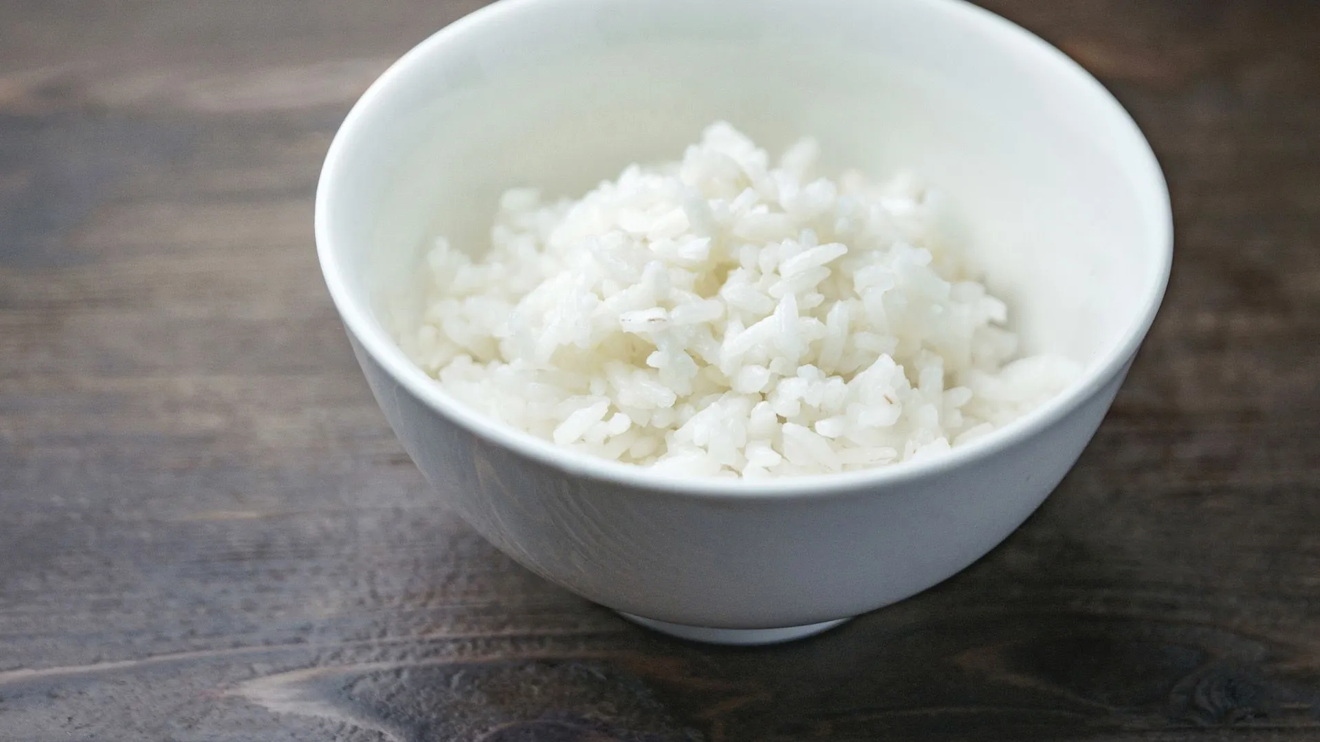 Wussten Sie schon? Warum Sie eine Schüssel Reis in Ihren Schrank stellen sollten