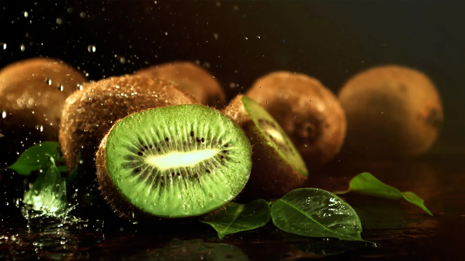 Trick 2 in 1: Peel and portion the kiwi immediately