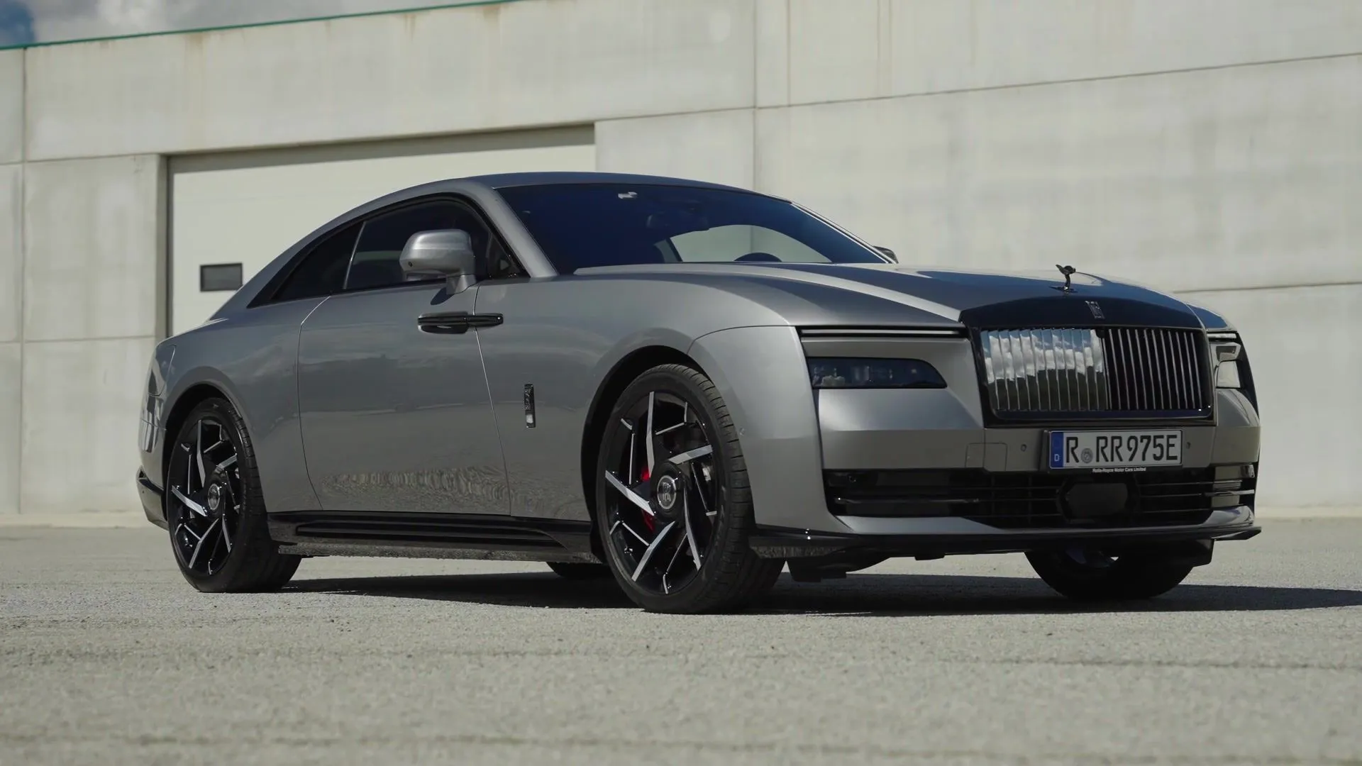Rolls-Royce Black Badge Spectre Design Preview - Finished in Jubilee Silver