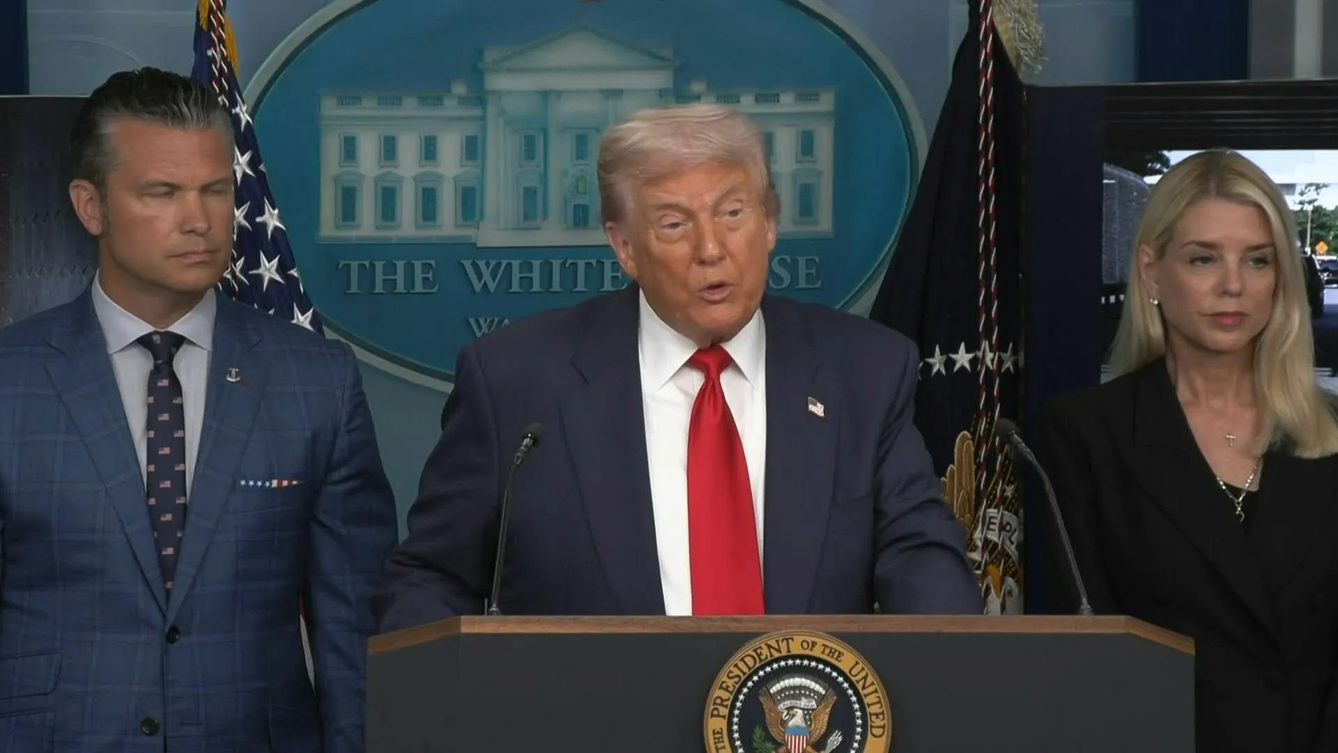 Trump zegt dat hij de Washington-politie onder federale controle plaatst en de Nationale Garde inzet