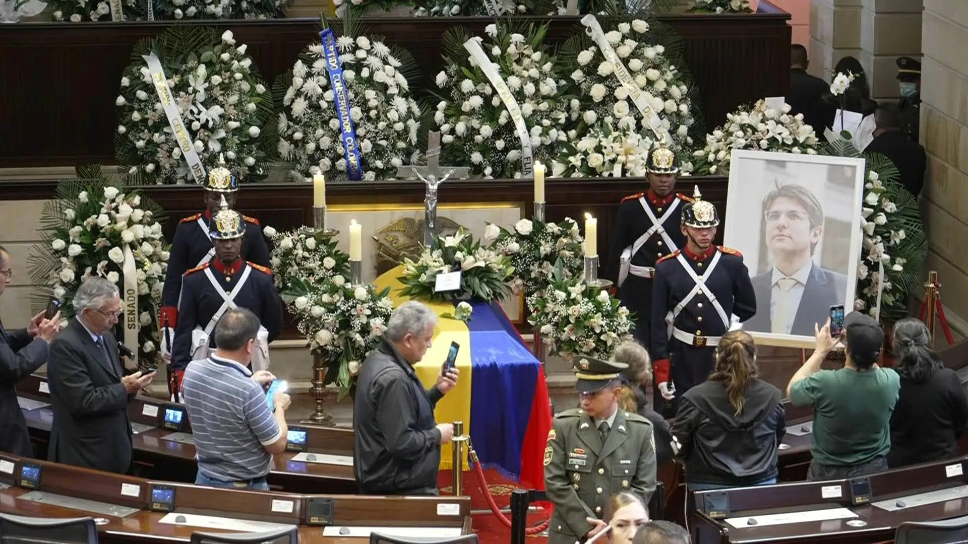 Colombians attend wake at Congress of presidential hopeful