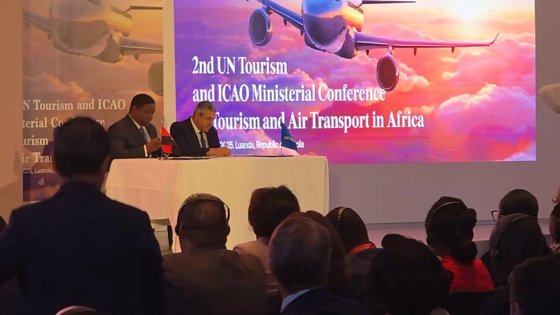 UN-Tourismus und Aviationkonferenz in Luanda bringt Bewegung auf den Kontinent