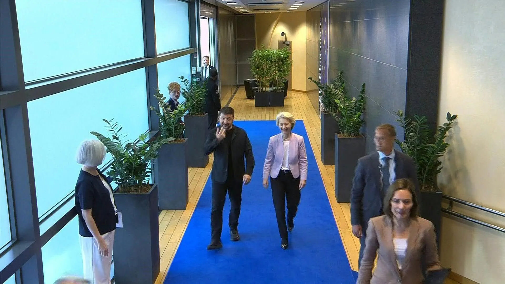 Ursula von der Leyen incontra Volodymyr Zelensky a Bruxelles