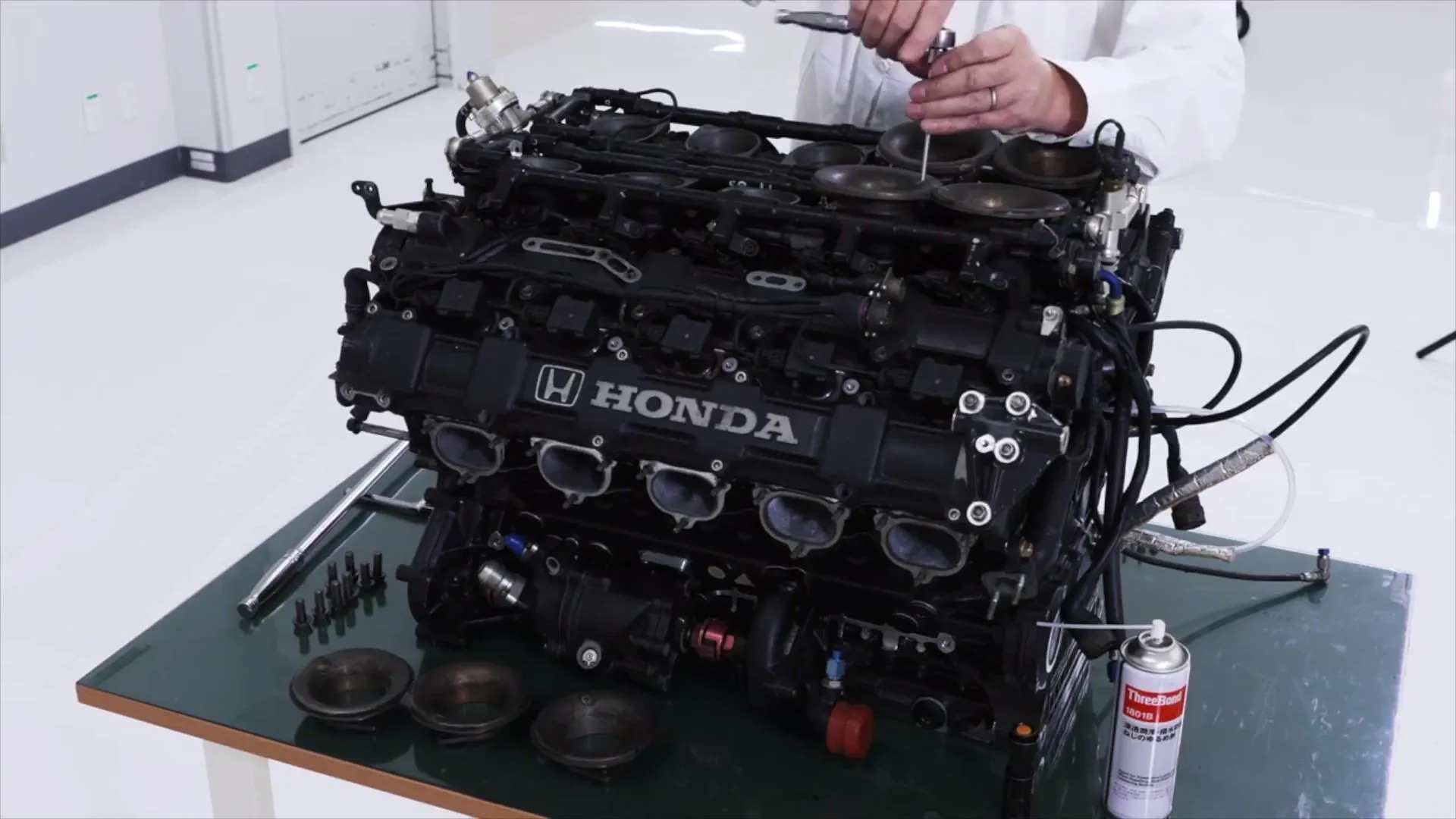 1990 Honda RA100E McLaren MP4/5B - Desmontaje de la culata del motor
