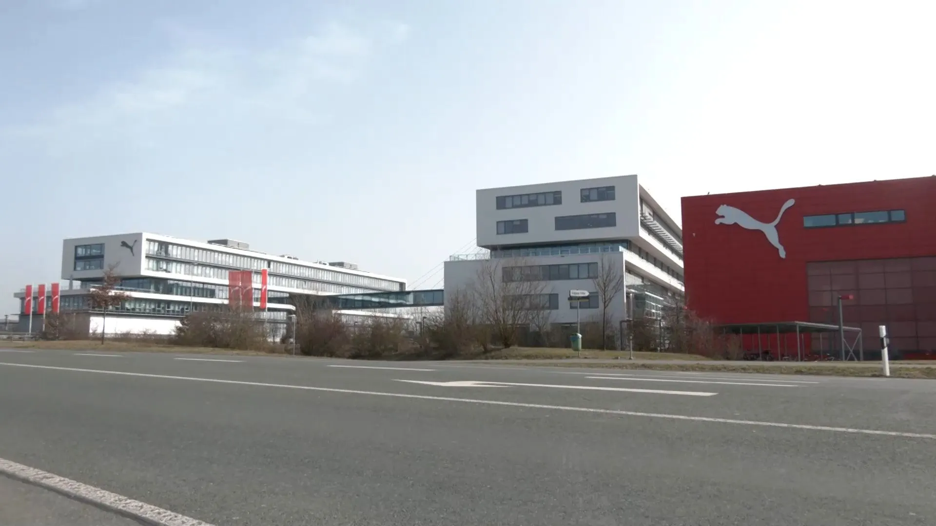 Снижение объемов продаж в PUMA - Компания сокращает 900 рабочих мест по всему миру