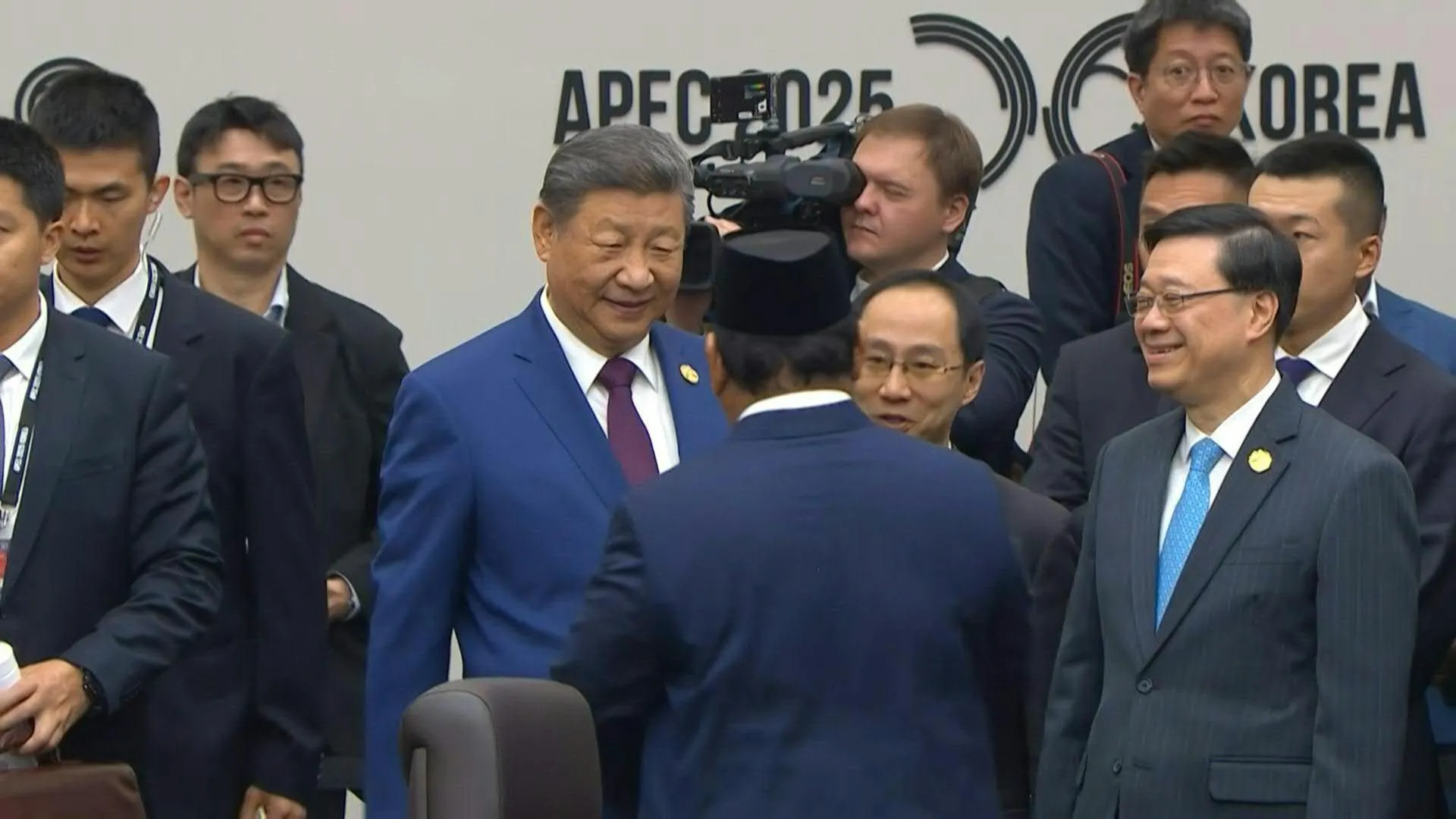 China's Xi and other world leaders attend second day of APEC summit