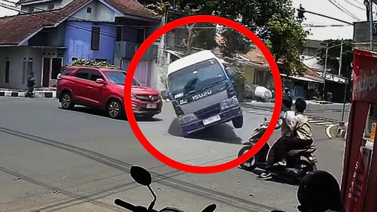 Скорый минивэн переворачивается в магазин после уклонения от столкновения