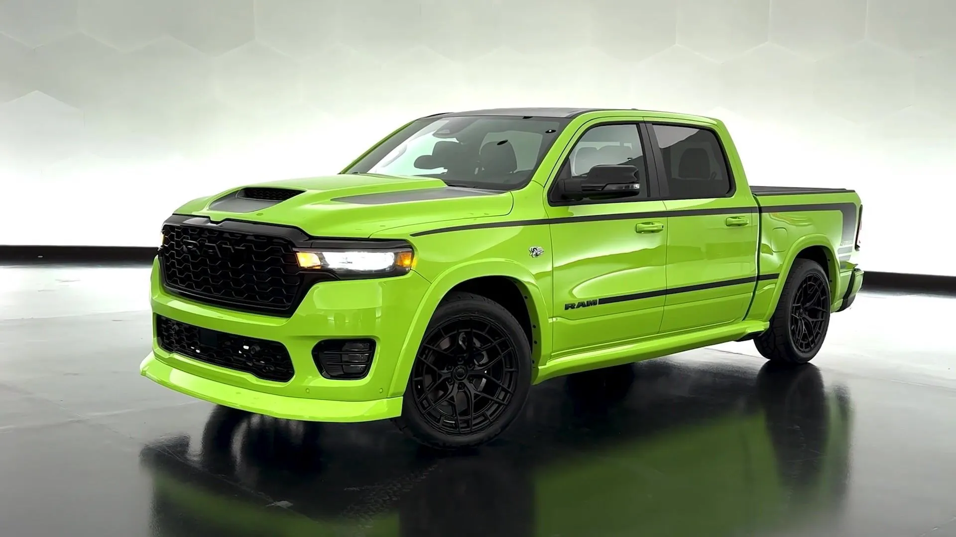 Koncepcja Dude Ram 1500 przez Mopar Design Preview - SEMA 2025