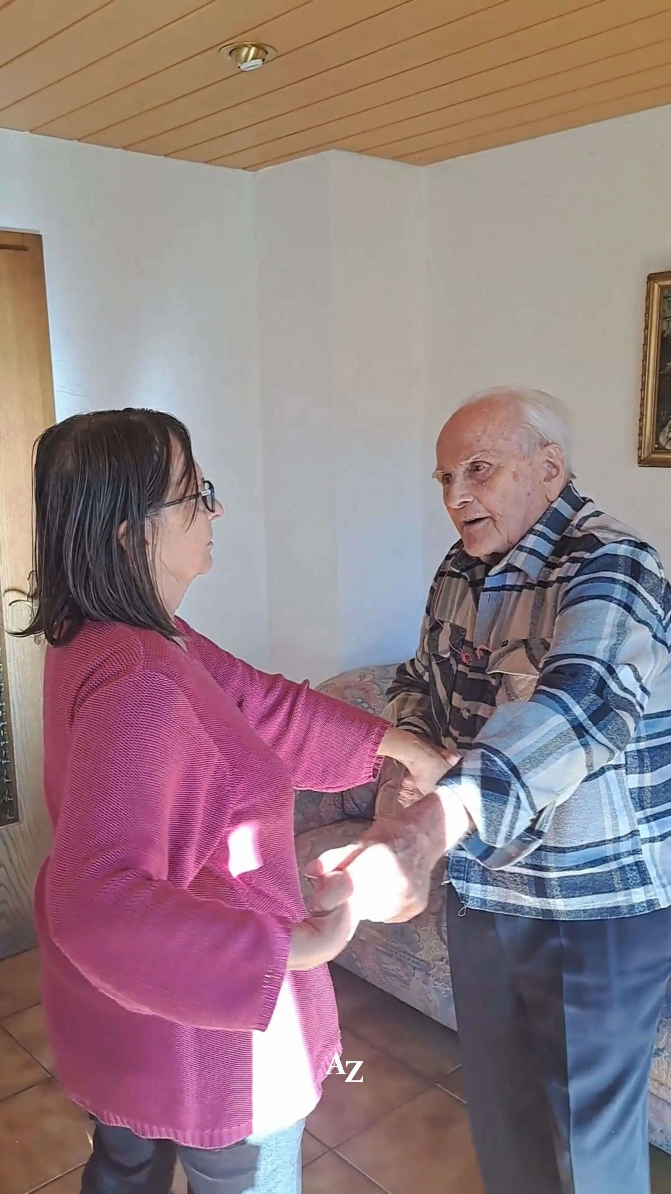 Willy Blaser hat mit 78 Jahren geheiratet. Heute ist er 100 Jahre - und tanzt noch immer mit seiner Frau.