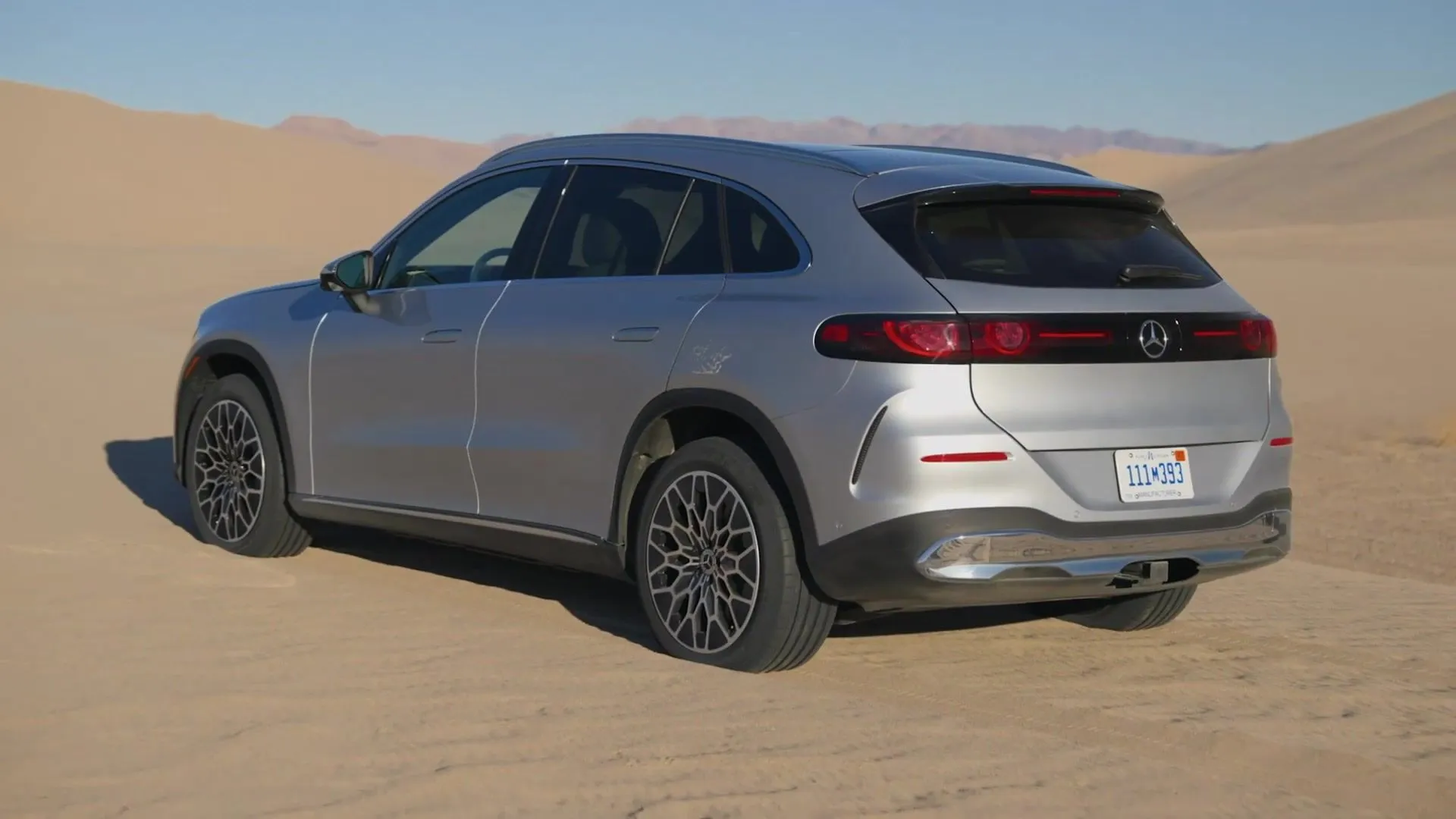 The all-new electric Mercedes-Benz GLC in the Nevada desert - test drives on sand