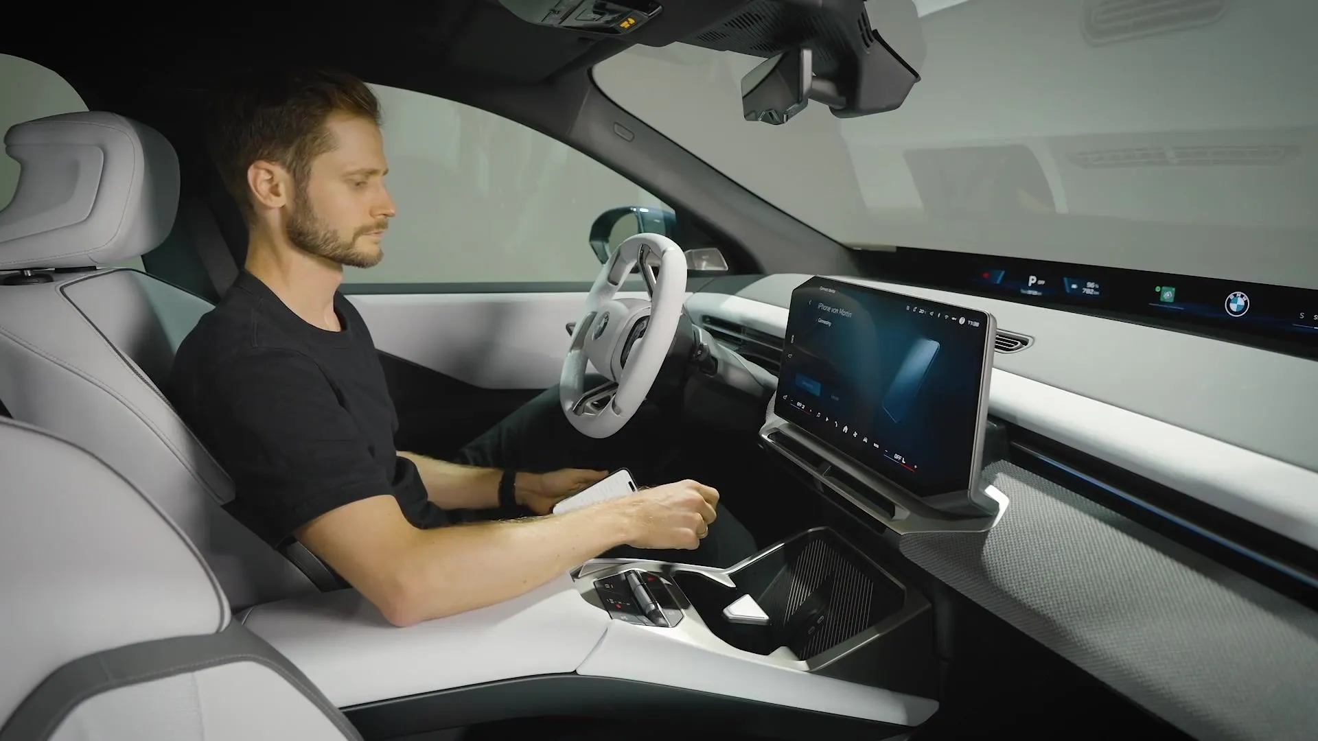 The new BMW iX3 50 xDrive - Smartphone-Integration - Apple CarPlay