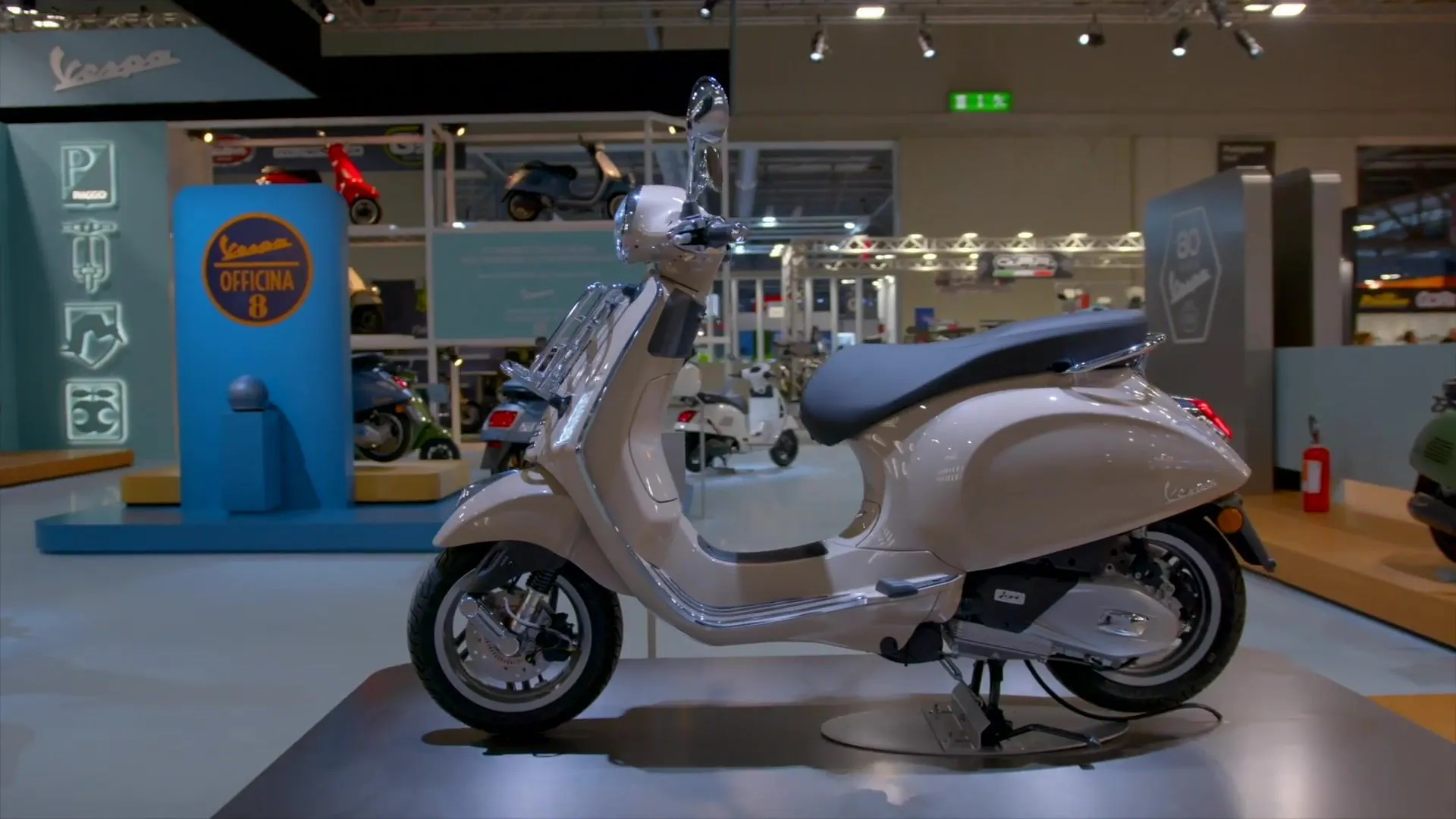 Vespa Primavera 125 на EICMA 2025