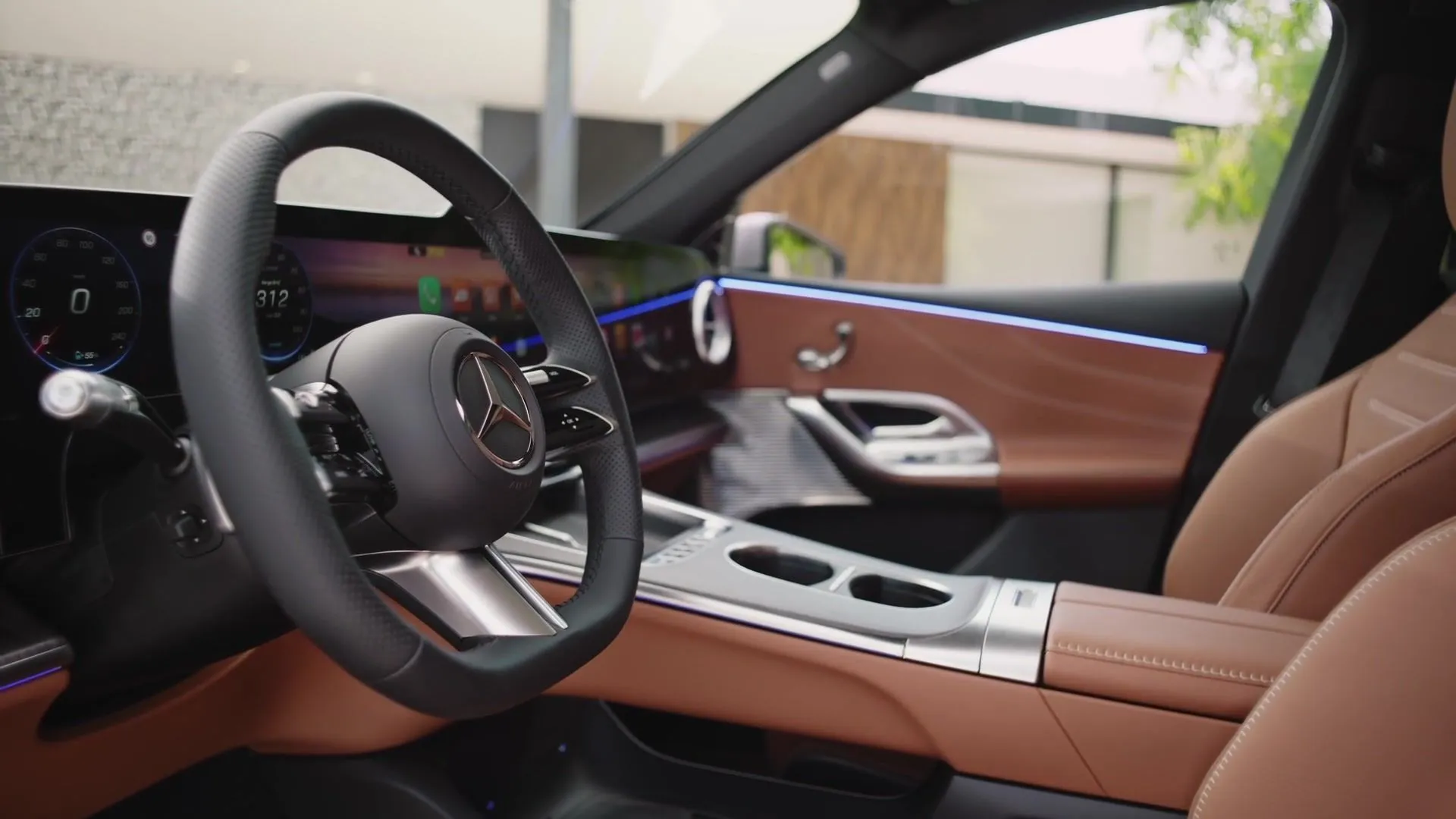 La nuovissima Mercedes-Benz GLC 400 4MATIC elettrica con tecnologia EQ Anteprima interni