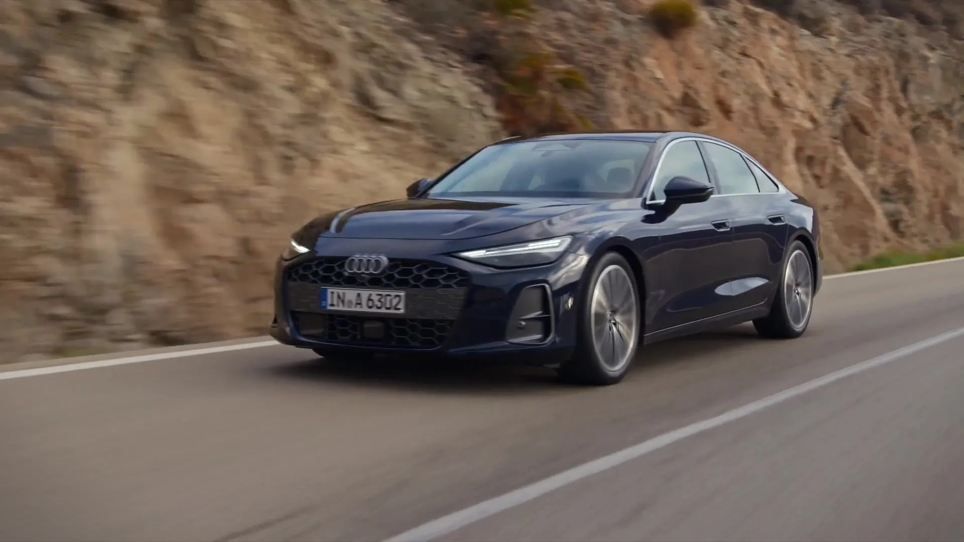 Vídeo de condução do Audi A6 TFS quattro 2026