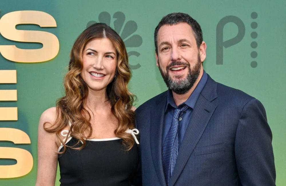 Adam Sandler non potrebbe essere più felice