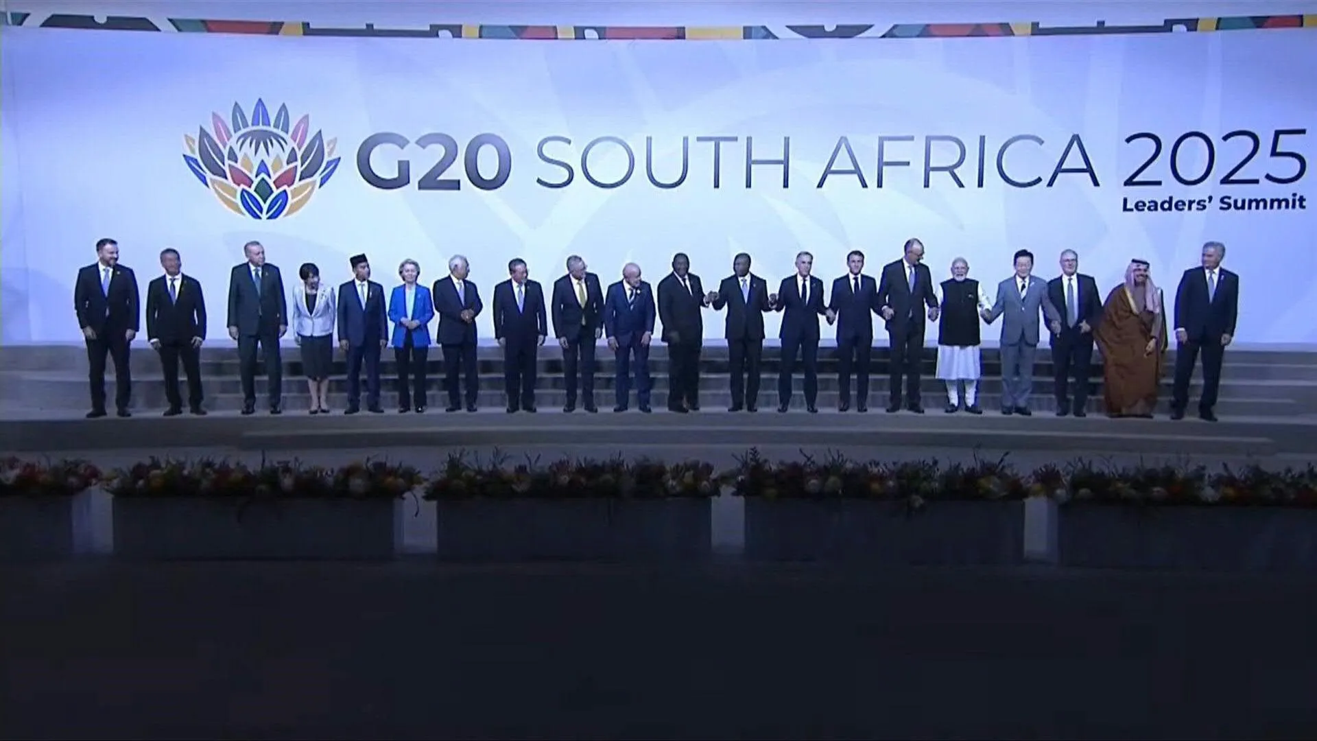 Los líderes del G20 posan para una foto de grupo en la cumbre de Sudáfrica