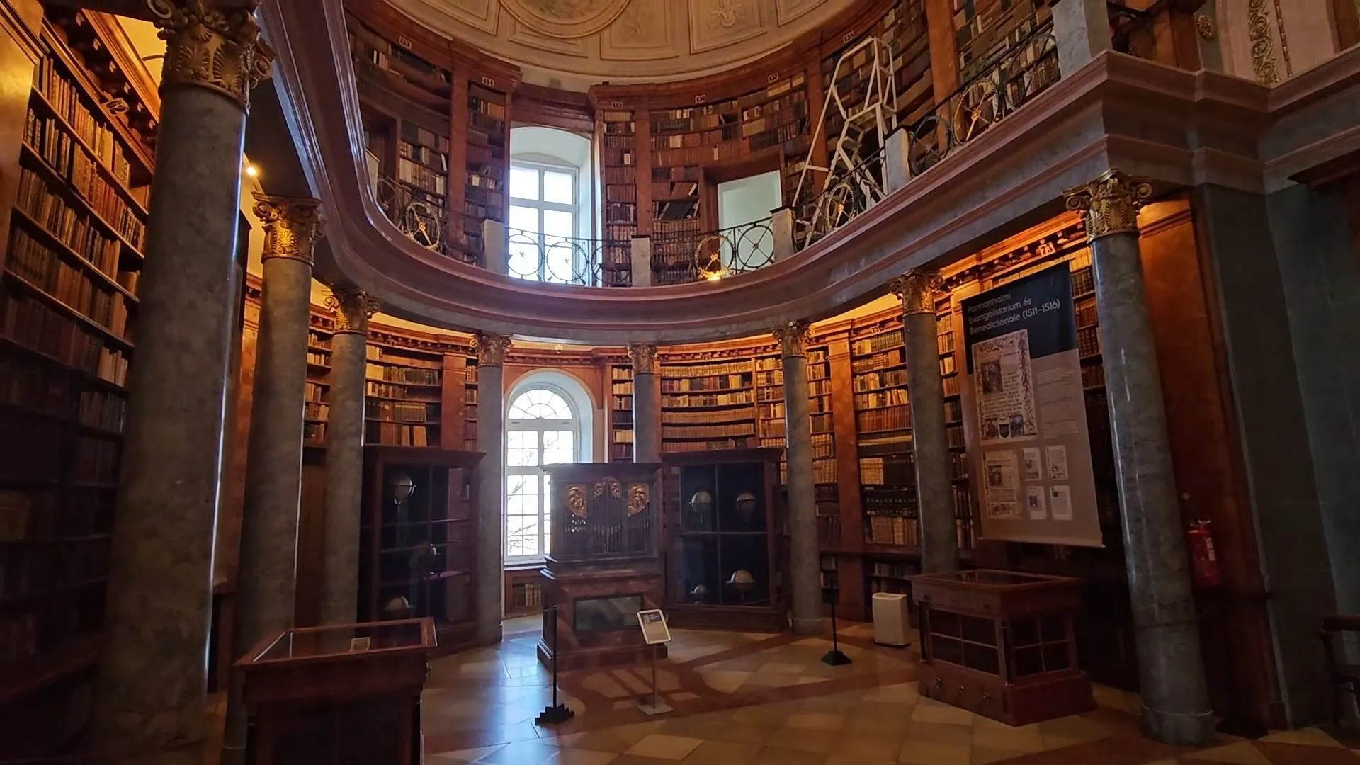 GUTEN MORGEN Ungarn - Die spektakuläre Bibliothek in Pannonhalma