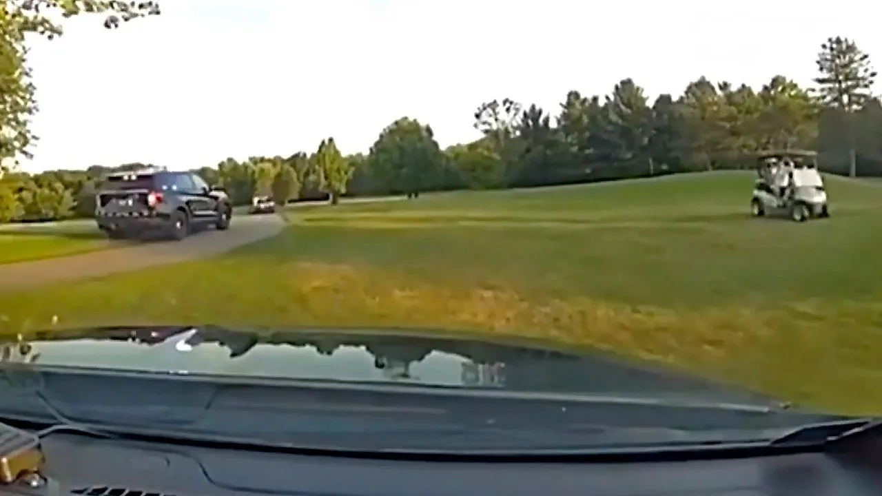 Insane chase in Ohio as suspect and police exchange gunfire before driving through golf course