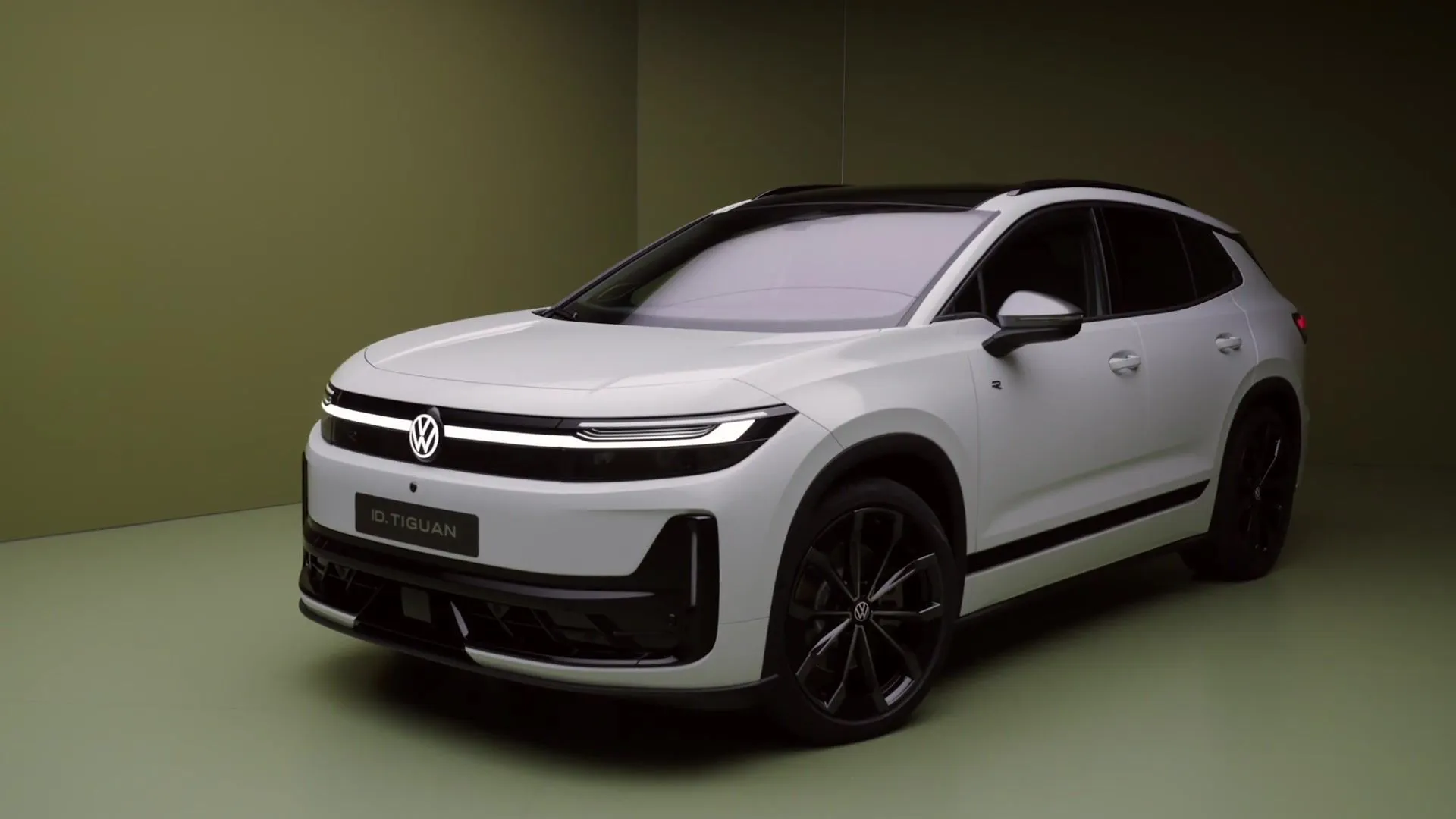 Nowy Volkswagen ID. Tiguan Design Preview w Glacier White Metallic
