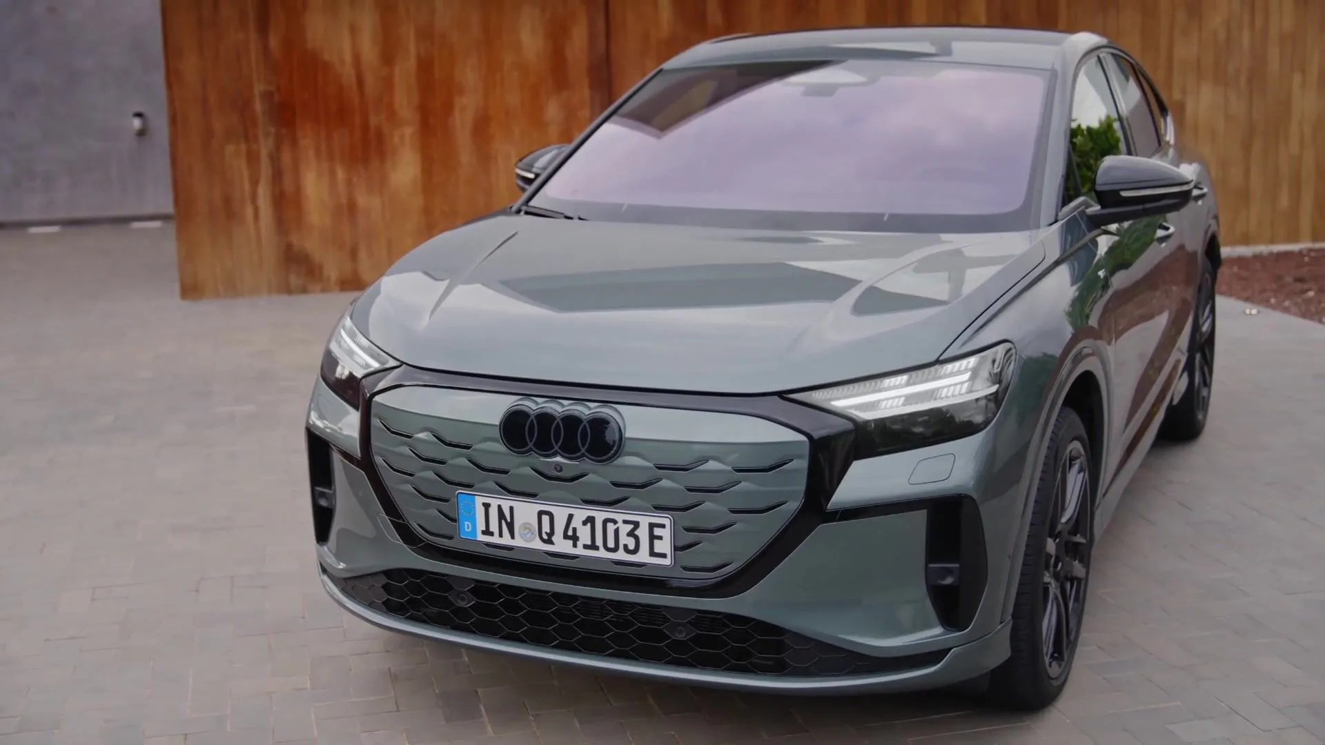 Audi Q4 Sportback e-tron quattro performance Exterior Design in Sage Green