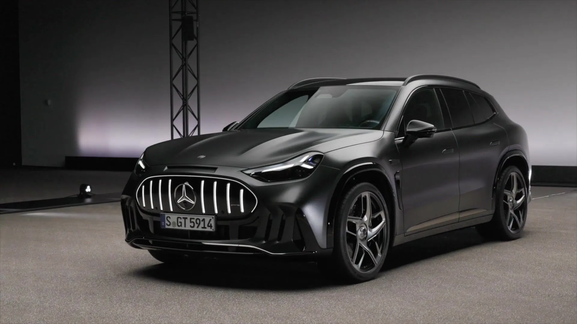 Mercedes-AMG GT 55 SUV Design in Graphite grey